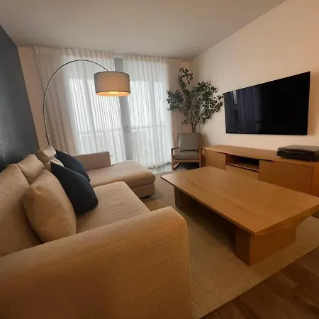 Miami Beautiful With Kitchen, Pool And Mall Apmt 1B 1B 1408